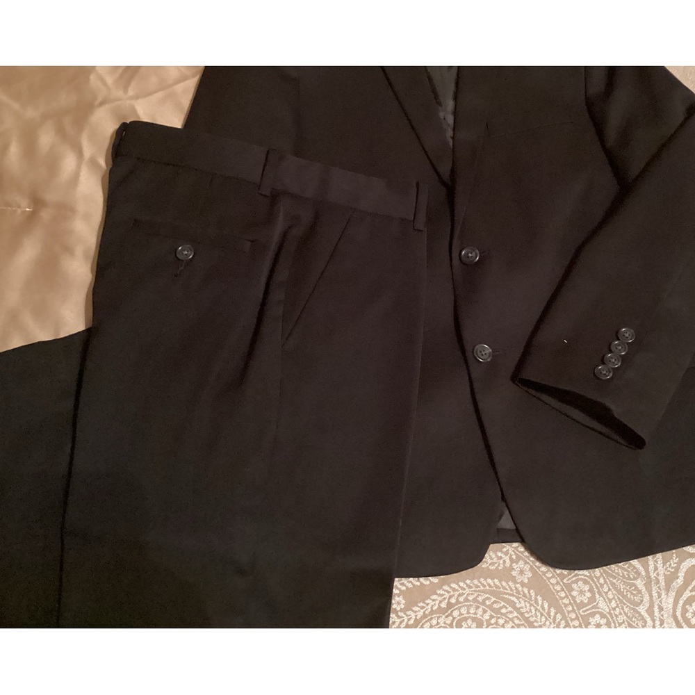 Boys suit size 14 Husky